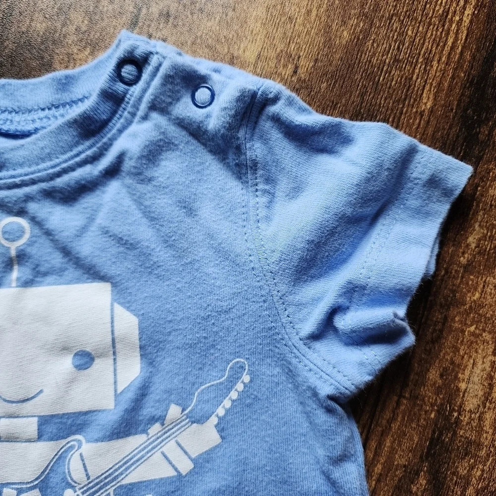 Blue Ombre robot onesie size 0-3mo